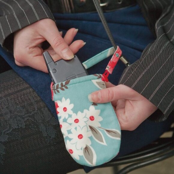 The New Handmade Contemporary Sewing Softcover Projects Book, Brand New - Picture 3 of 9